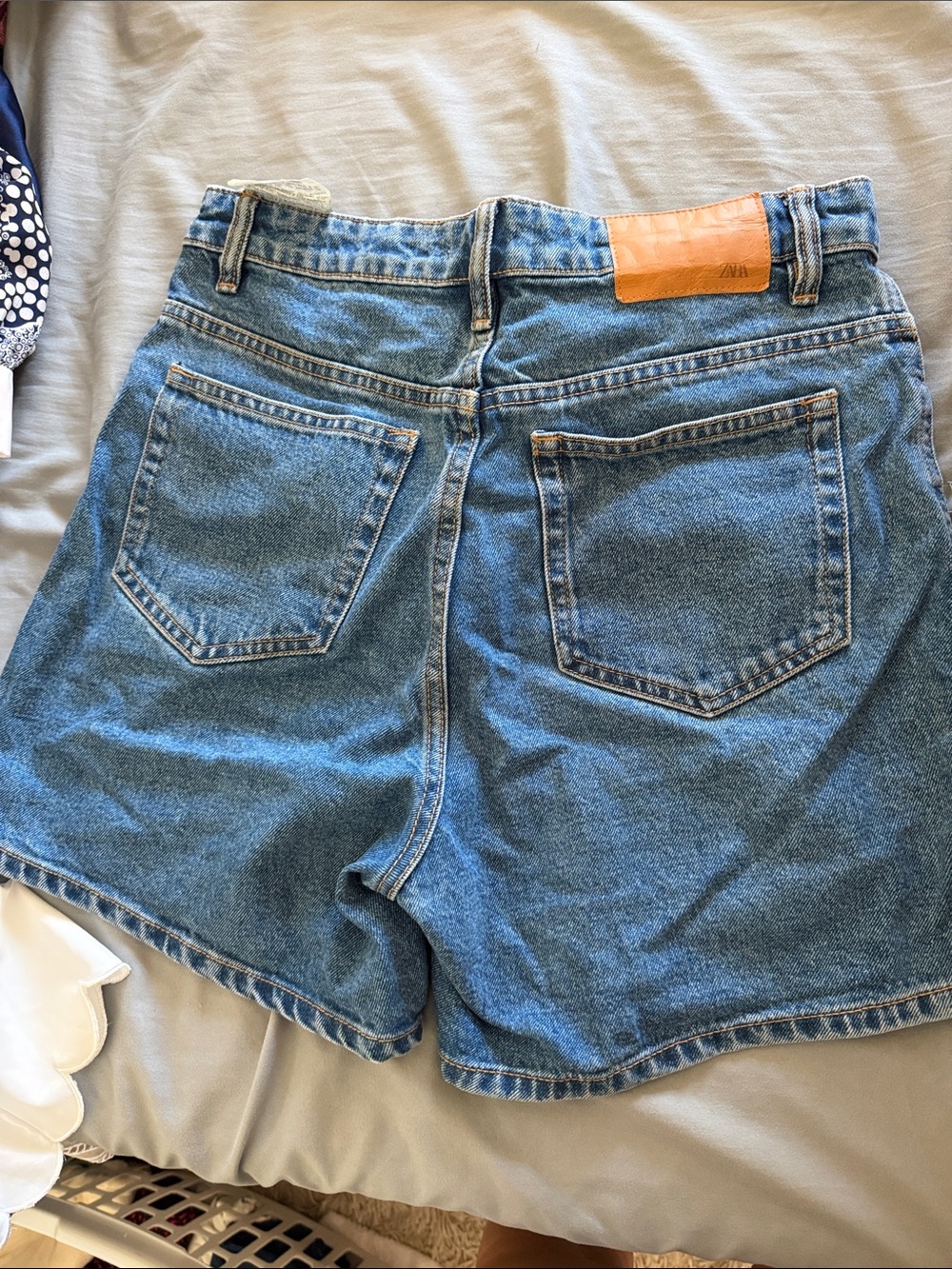 Zara Medium Blue Denim High-Rise Women's Shorts - Picture 2 of 2